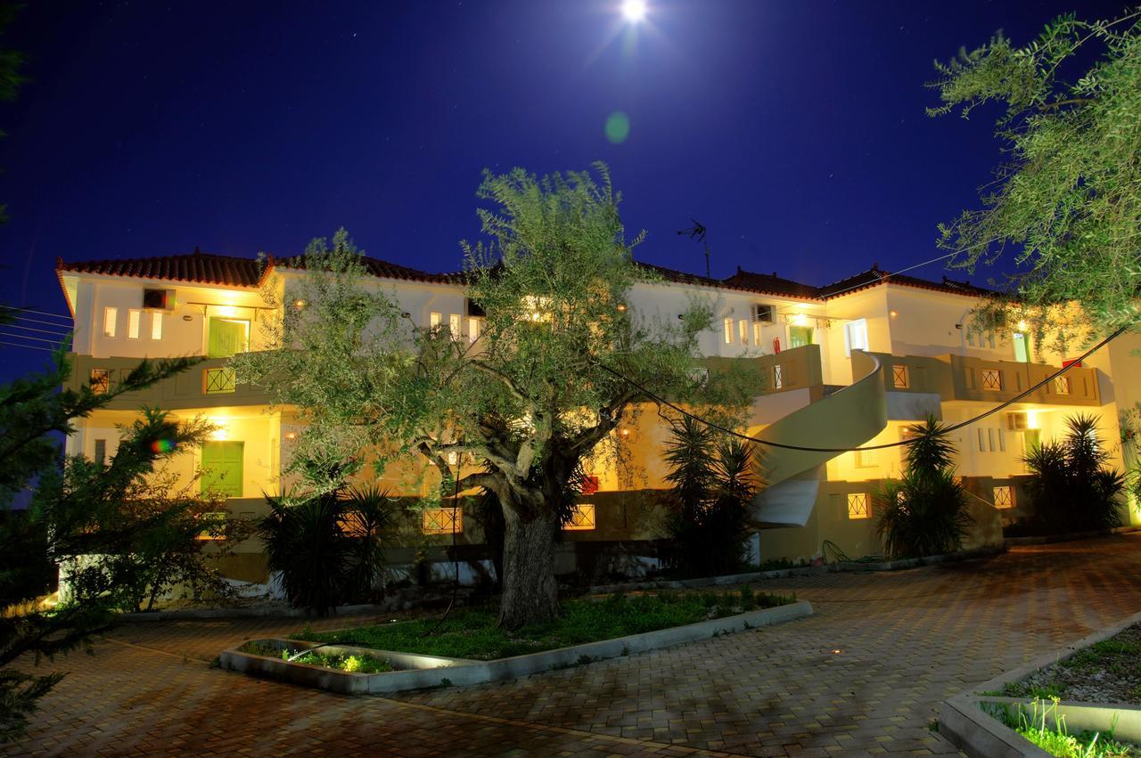 Aparthotel Elaionas Leonídion Exterior foto